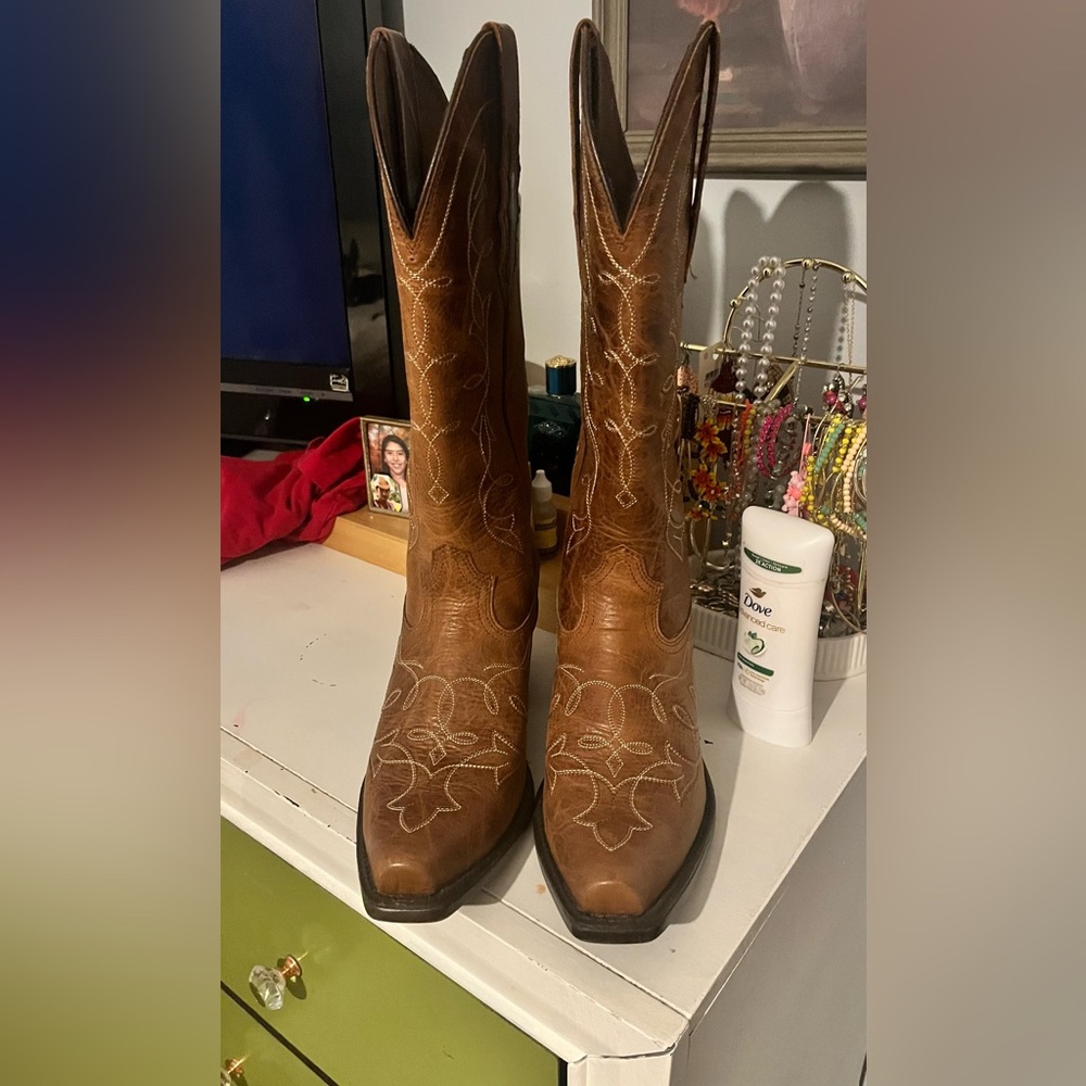 Ariat cowboy boots - Picture 4 of 6